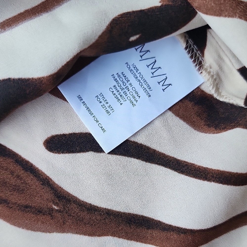 (M) CAbi Animal Print Blouse Sheer Ruffle Sleeve Romantic Nightout Vacation - Picture 4 of 8